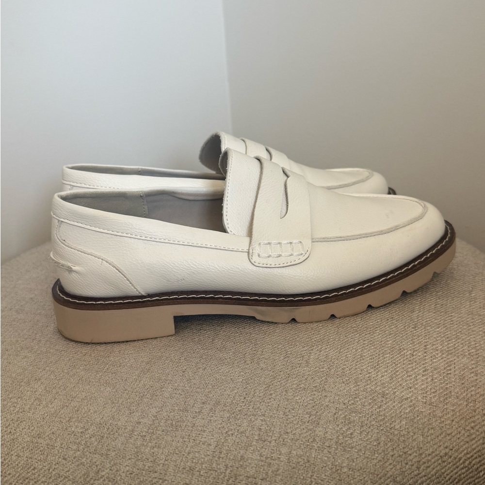 Ann Klein Emmylou Lug Sole Loafers (size 7.5)